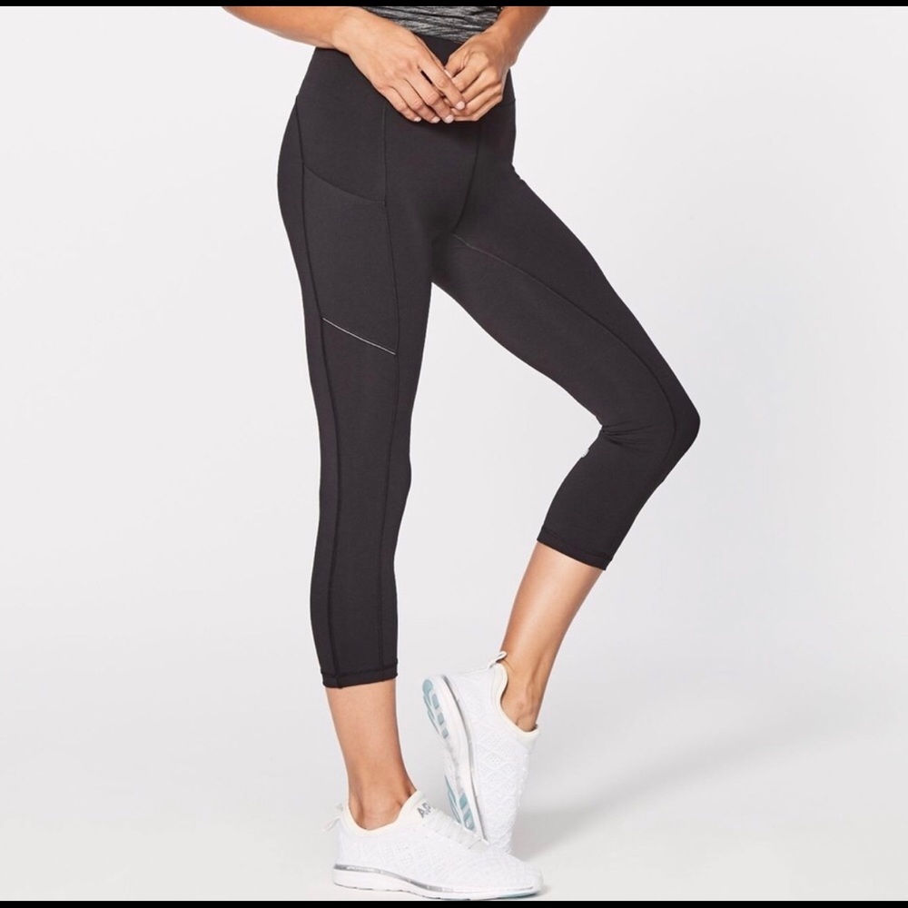 Lululemon Speed Up Crop Leggings 21” Black Size 2